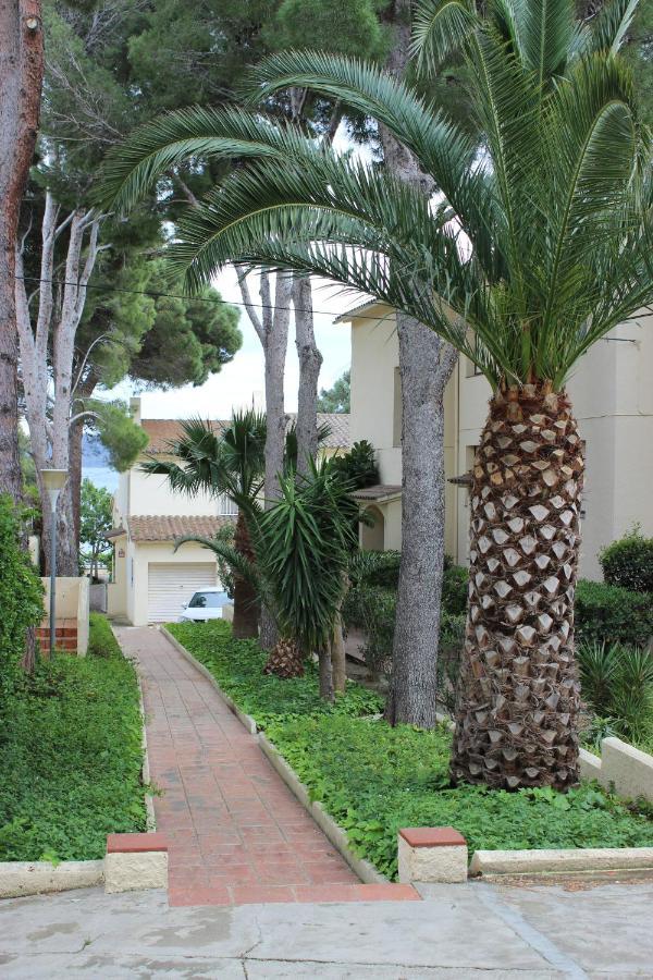 A Chic Four-Person Apartment By The Beach At Cap Ras Llanca Luaran gambar